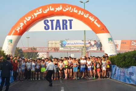 مقام سوم دونده مرودشتی در مسابقات دو ماراتن کشور مقام سوم دونده مرودشتی در مسابقات دو ماراتن کشور