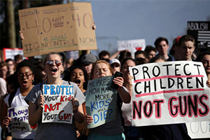 اعتراضات سراسري دانش‌آموزان آمريکايي به خشونت مسلحانه