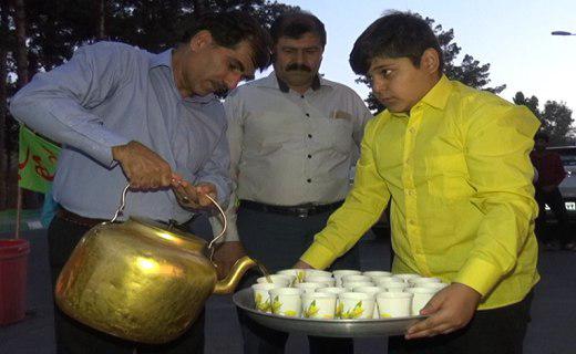 ضیافت افطاری در خیابانهای شهر زاهدان