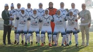 تقابل ملوان با صدرنشین