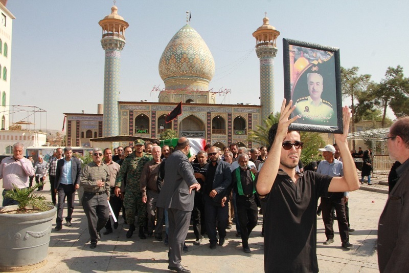 وداع مردم شیراز با پیکر جانباز شهید