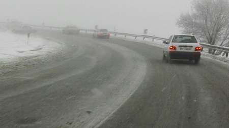 جاده های مازندران برفی و لغزنده