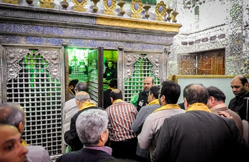 غبار روبی حرم مطهر حضرت عبدالعظیم حسنی (ع) غبار روبی حرم مطهر حضرت عبدالعظیم حسنی (ع)