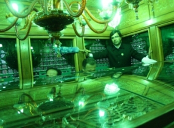 غبار روبی حرم مطهر حضرت عبدالعظیم حسنی (ع) غبار روبی حرم مطهر حضرت عبدالعظیم حسنی (ع)