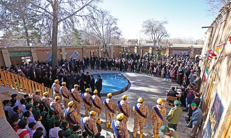 آغاز ویژه برنامه های دهه فجر 98 استان مرکزی از بیت تاریخی امام خمینی (ره)