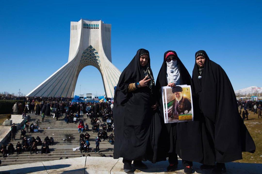 هویت و شخصیت زن مسلمان ایرانی به برکت انقلاب