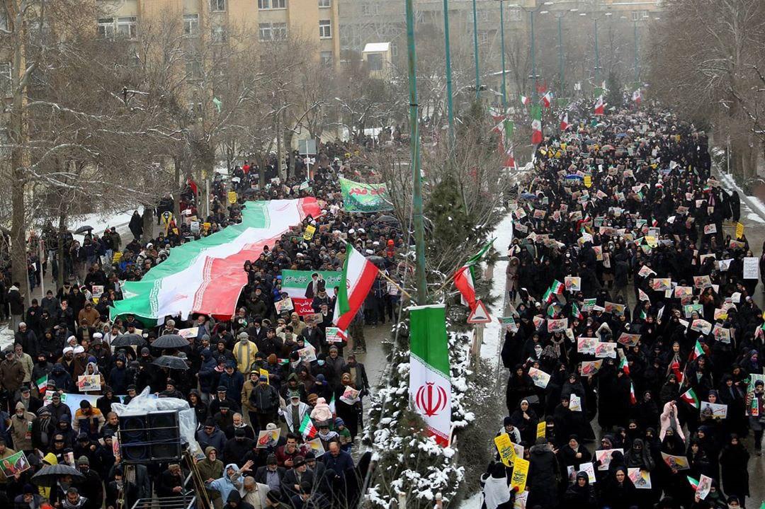 هویت و شخصیت زن مسلمان ایرانی به برکت انقلاب