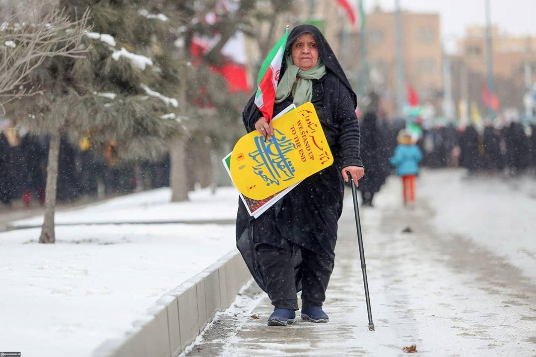 هویت و شخصیت زن مسلمان ایرانی به برکت انقلاب