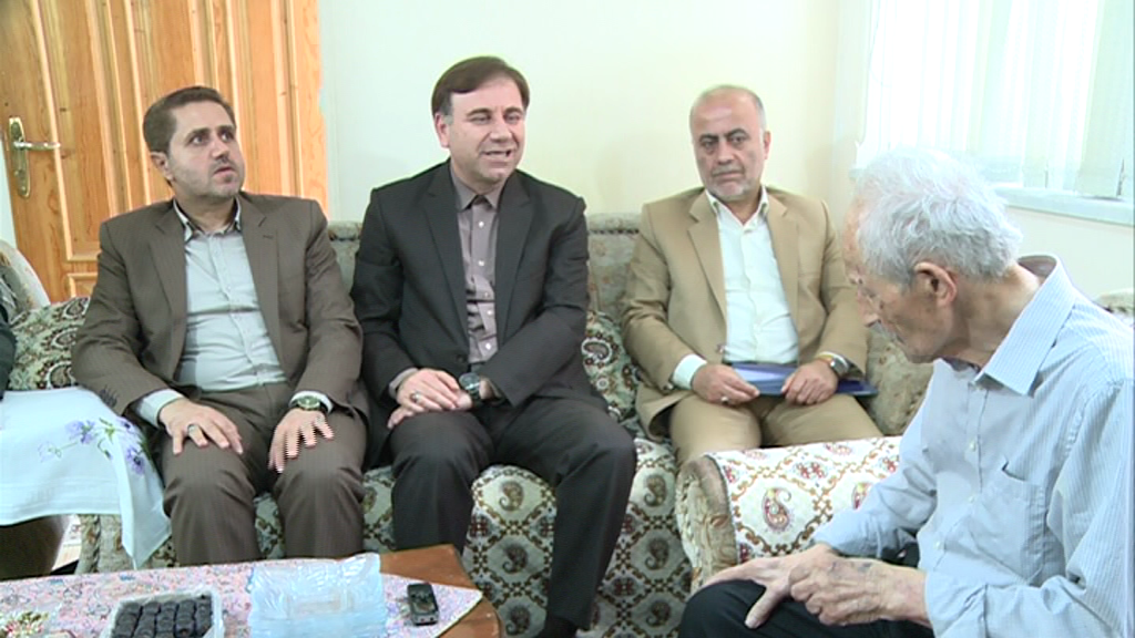 تقدیم فرزند شهید در راه دین و کشور کار بزرگ و قابل تحسین تقدیم فرزند شهید در راه دین و کشور کار بزرگ و قابل تحسین