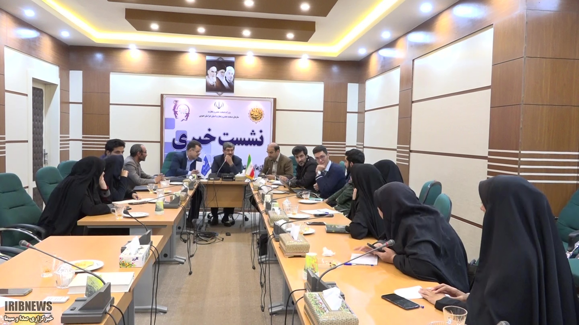 مردم از خریدهای غیر ضرور خودداری کنند