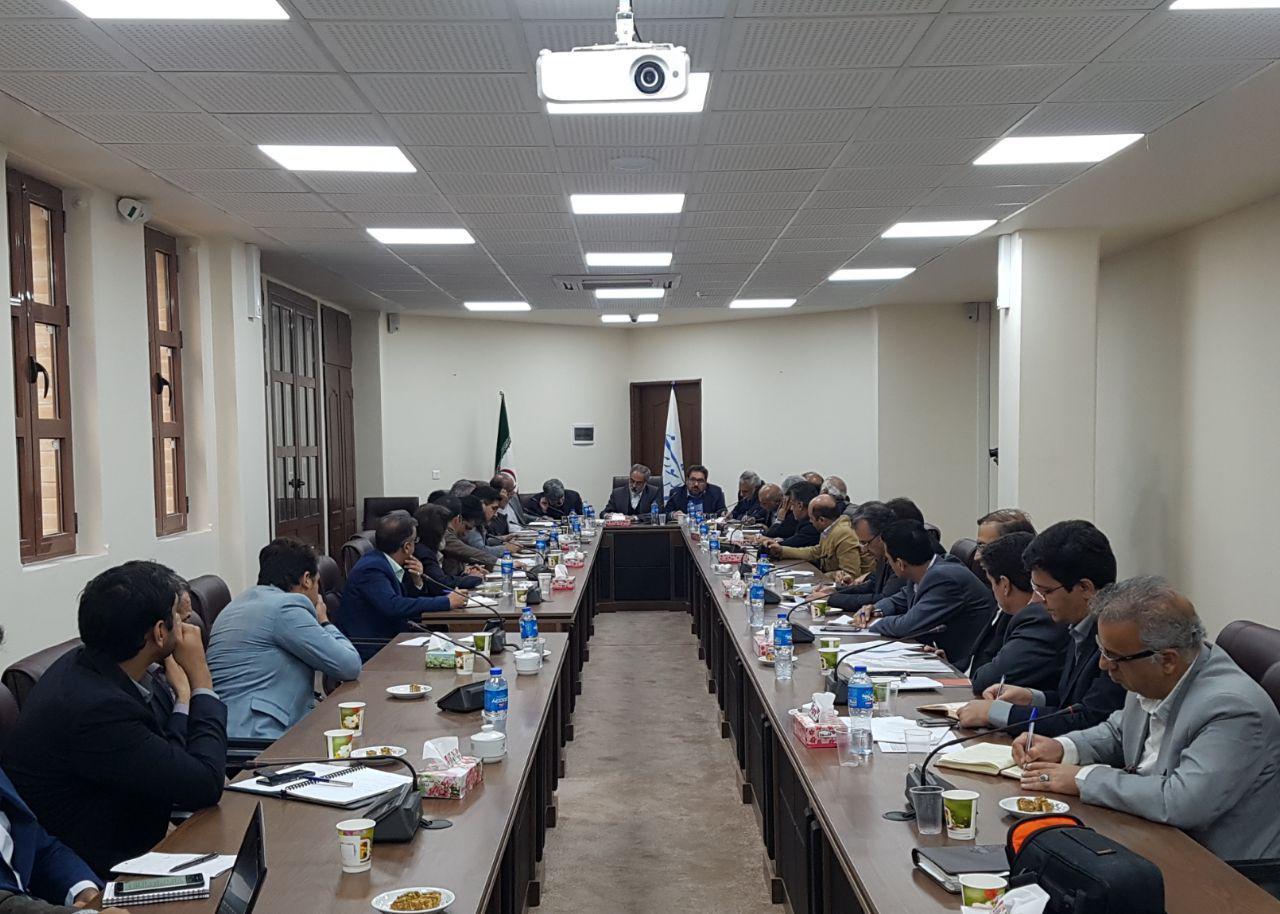 بیش از سیصد هزار نفر در استان یزد مشغول به کار هستند بیش از سیصد هزار نفر در استان یزد مشغول به کار هستند