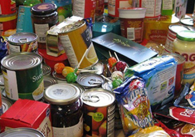 معدوم سازی بیش از ۹۰۰ کیلوگرم مواد غذایی فاسد در کیش