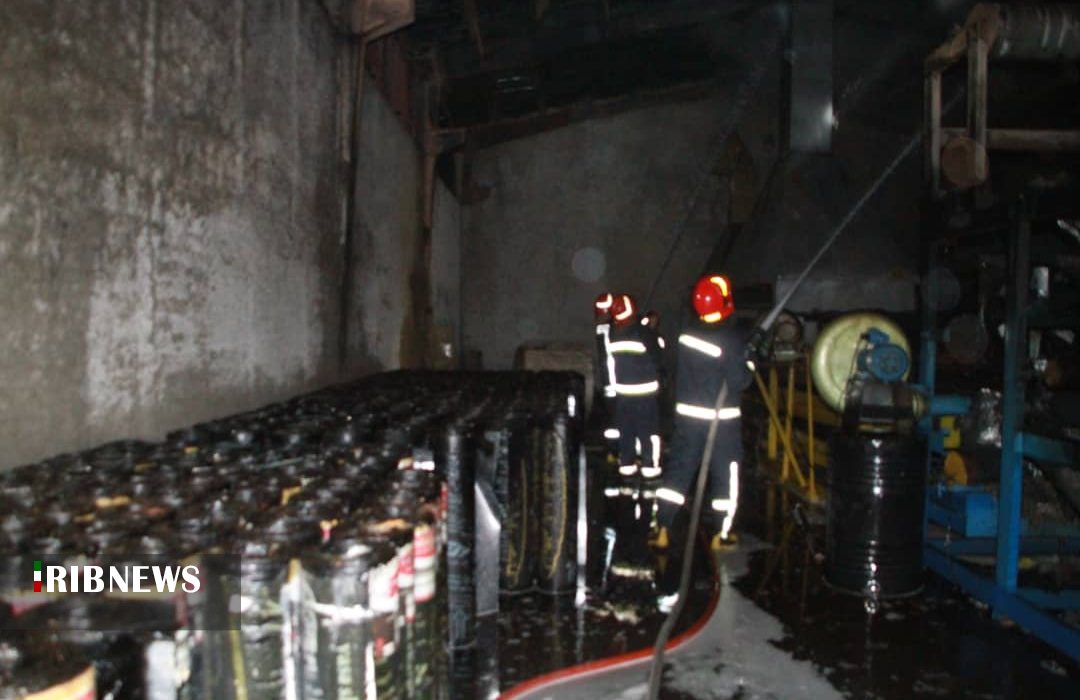 مهار آتش سوزی واحد تولید ایزوگام در  برمشور