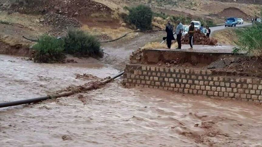 سیلاب جاده تایباد - باخرز را مسدود کرد