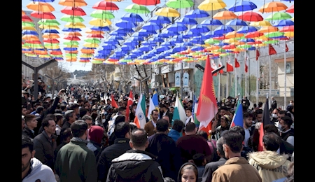 پیک جشن جهانی نوروز به سنندج رسید پیک جشن جهانی نوروز به سنندج رسید