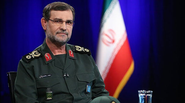 دریادار تنگسیری: راهبرد سپاه تشدید مبارزه با قاچاق کالا و صیدترال است دریادار تنگسیری: راهبرد سپاه تشدید مبارزه با قاچاق کالا و صیدترال است