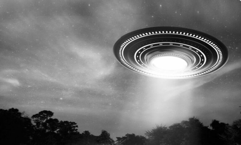 بیگانگان فرا زمینی در بین مردم بیگانگان فرا زمینی در بین مردم