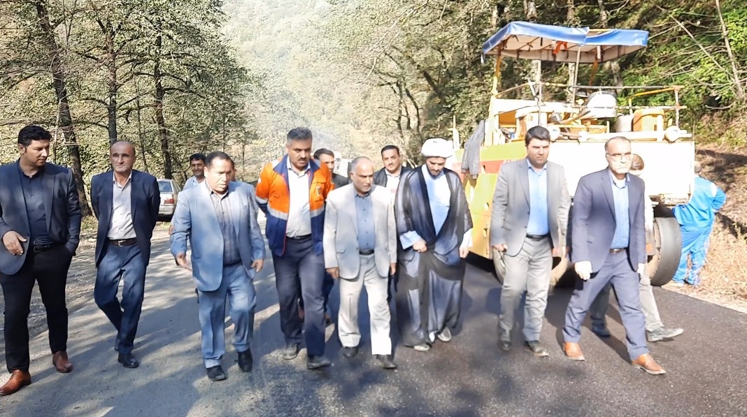 اجرای مرحله سوم طرح روکش آسفالت جاده اسالم به خلخال