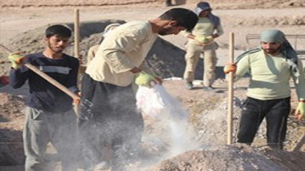 ارائه خدمات گروه جهادی بسیج اصناف به مردم روستای ورنق تبریز