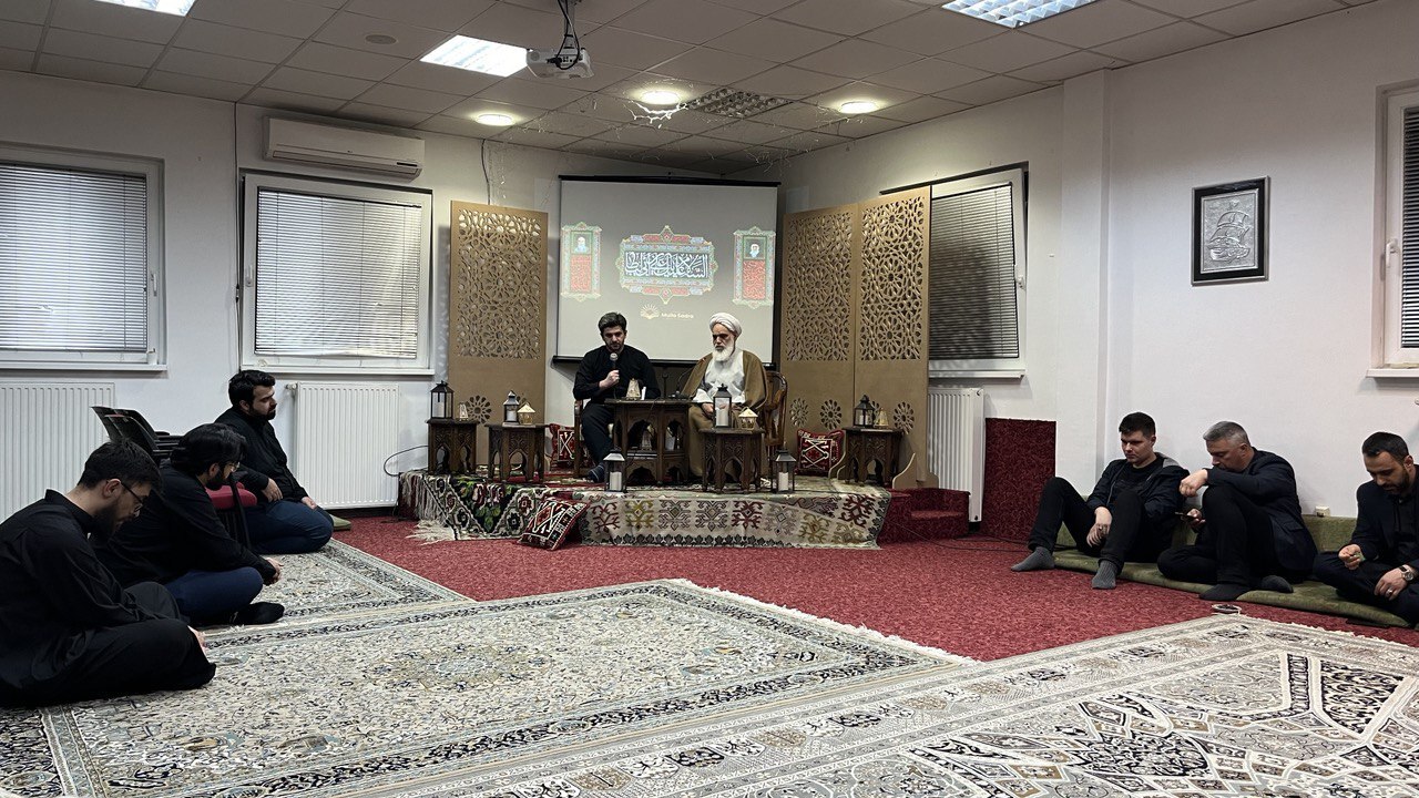 مراسم دومین شب از لیالی قدر با حضور شیعیان در شهرهای مختلف جهان مراسم دومین شب از لیالی قدر با حضور شیعیان در شهرهای مختلف جهان