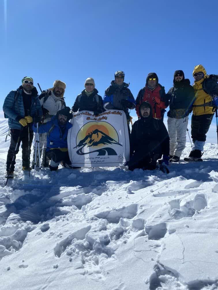 صعود کوهنوردان میاندوآبی به قله سهند صعود کوهنوردان میاندوآبی به قله سهند