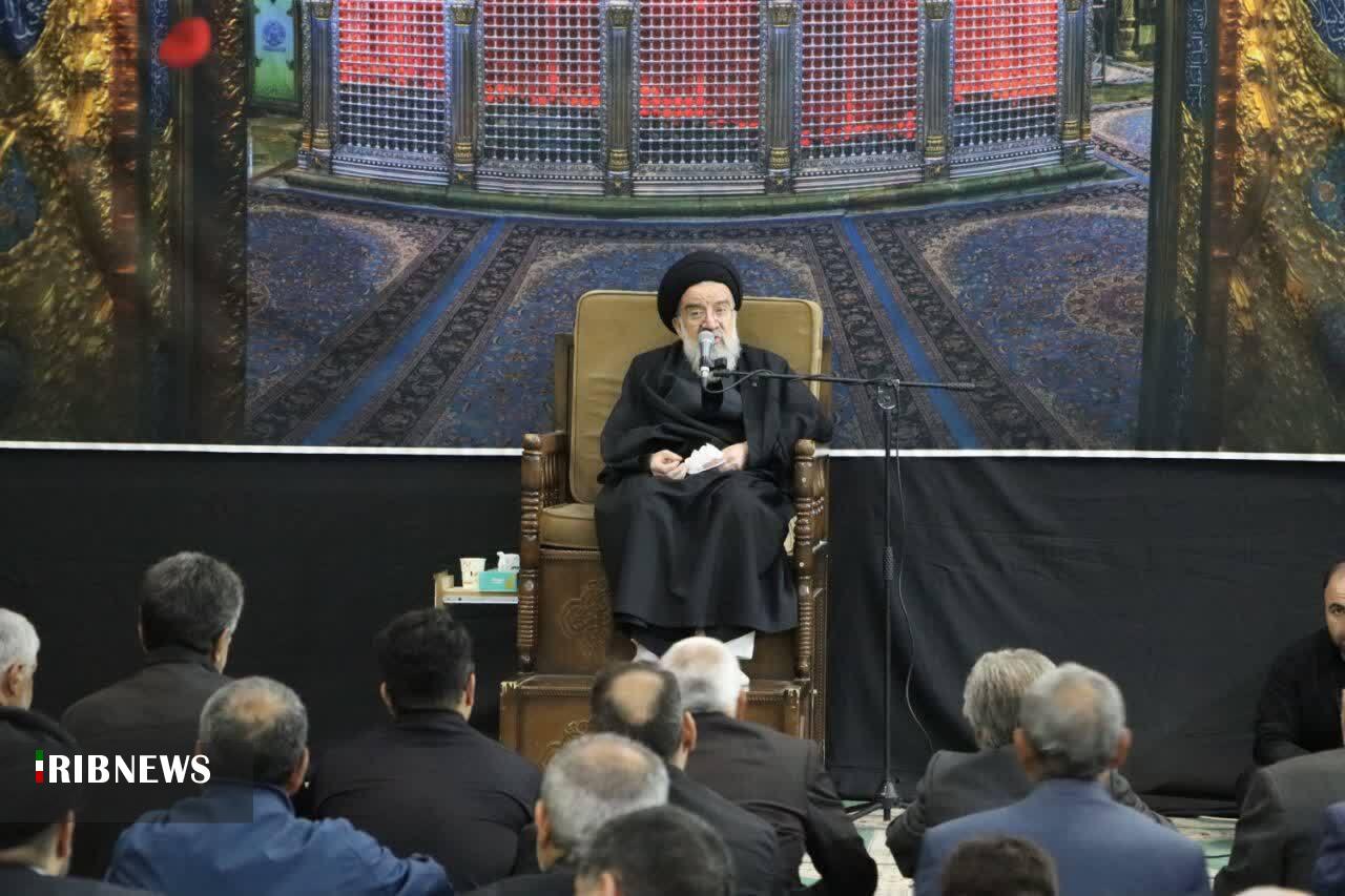 آیت‌الله خاتمی: ایستادگی و مقاومت راهکار مقابله با مستکبران است