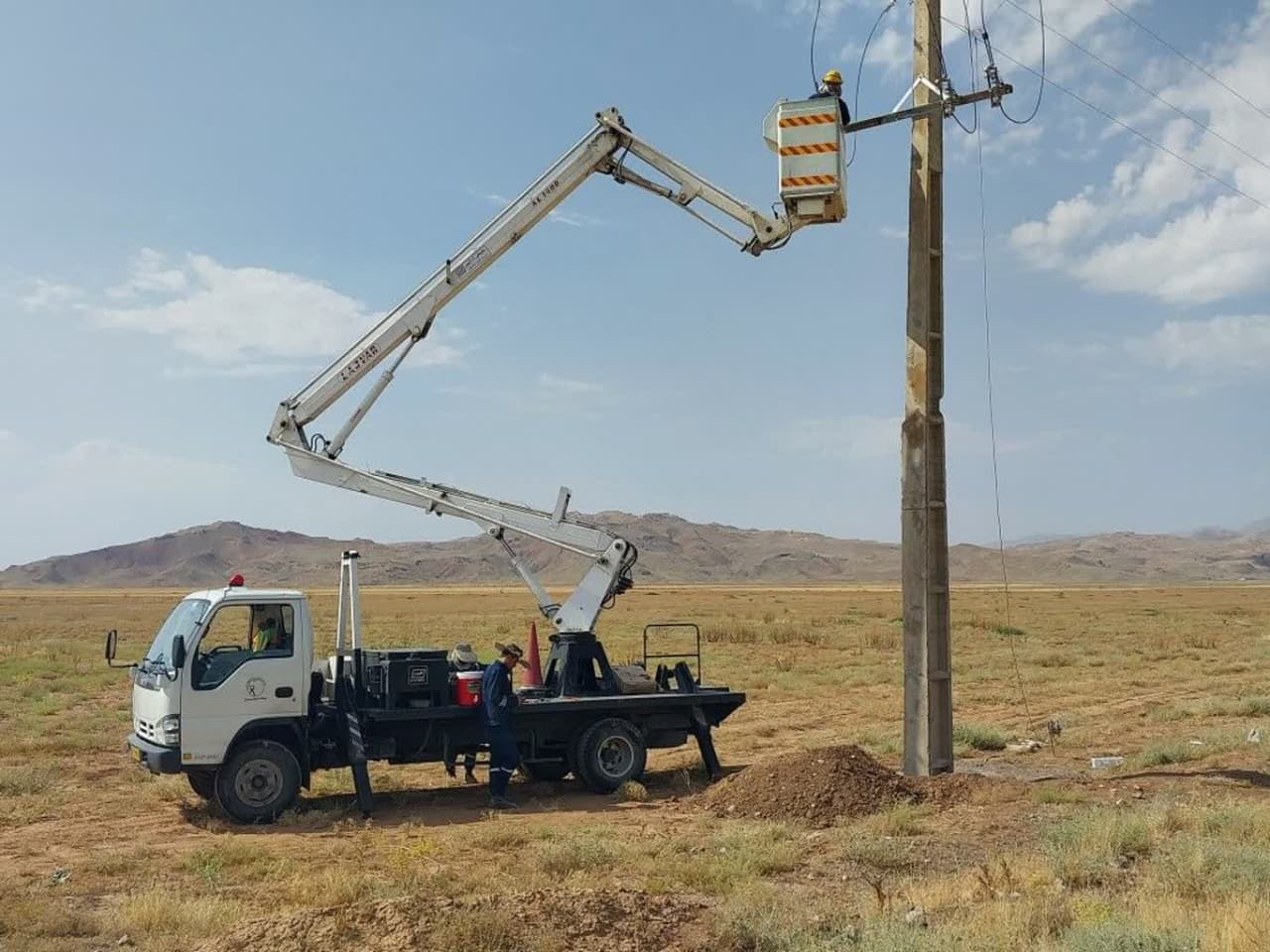 نیرو رسانی به ایستگاه پمپاژ روستای طوره شوط