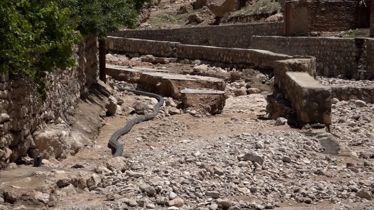 جبران خسارت سیل روستای قطرم در دو مرحله صورت می‌گیرد