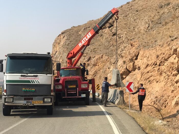 ایمن سازی جاده جدید هشتگرد طالقان با نصب ۵۳۰ حفاظ بتنی