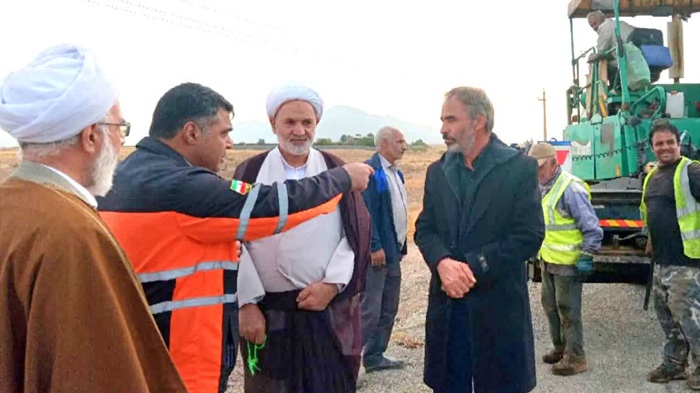 تعریض ۷ کیلومتر از  جاده محور باغیک _ تفرش  تا پایان آبان ماه