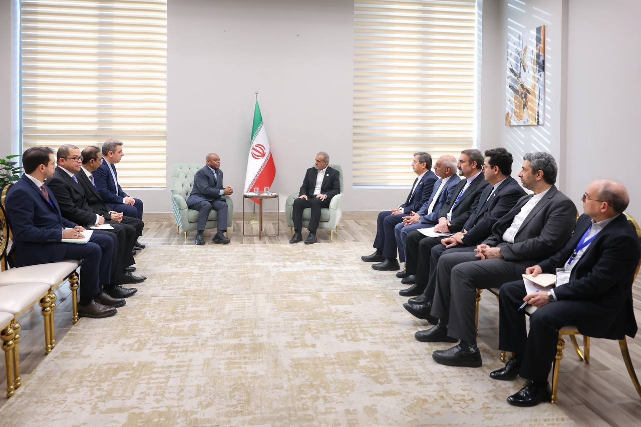 دیدار دبیرکل سازمان همکاریهای D-۸ با آقای پزشکیان دیدار دبیرکل سازمان همکاریهای D-۸ با آقای پزشکیان