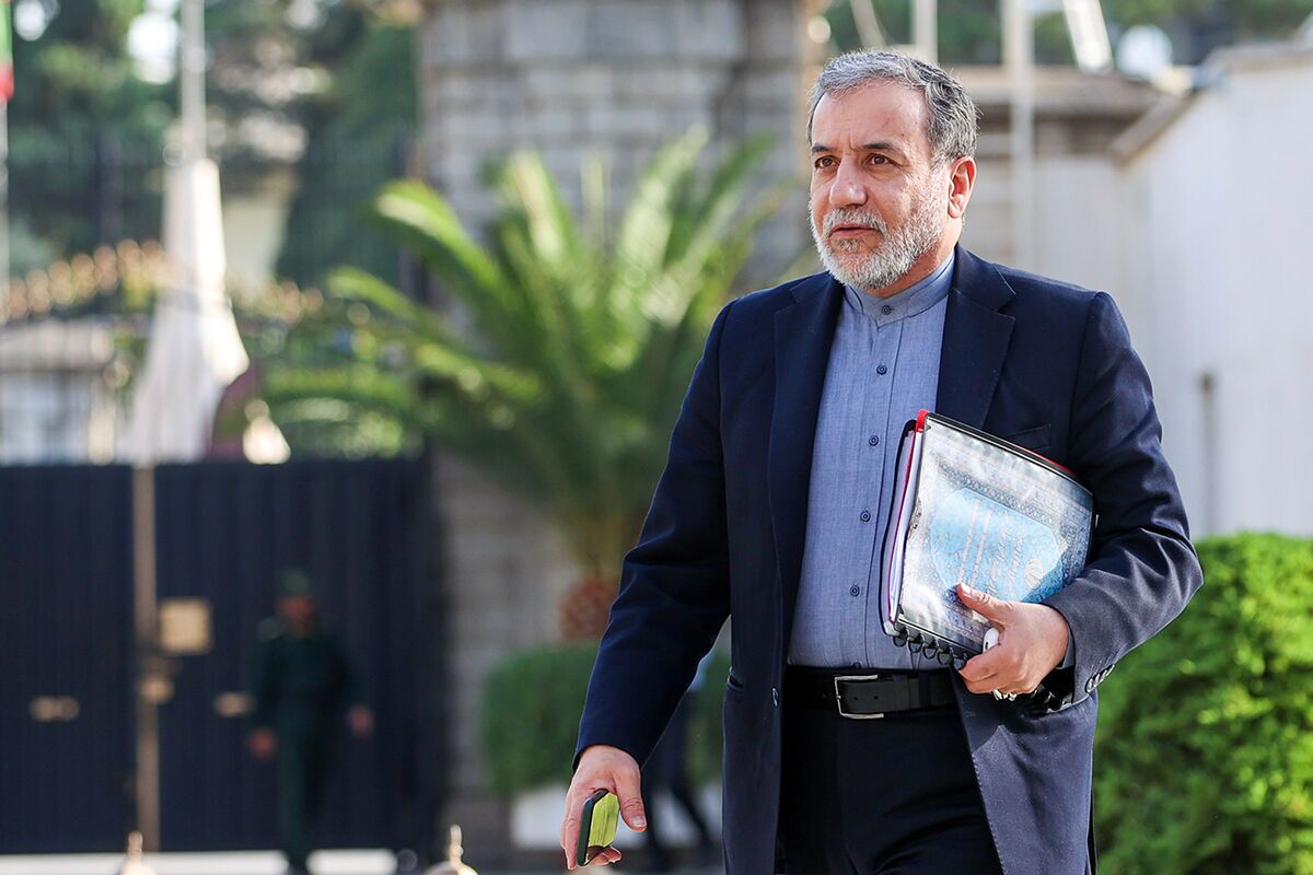 عراقچی: اظهارات ترامپ در عربستان فریبکارانه بود عراقچی: اظهارات ترامپ در عربستان فریبکارانه بود