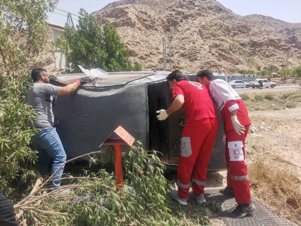 برخورد پژو با عابر پیاده در جاده داراب به شیراز، با یک کشته برخورد پژو با عابر پیاده در جاده داراب به شیراز، با یک کشته