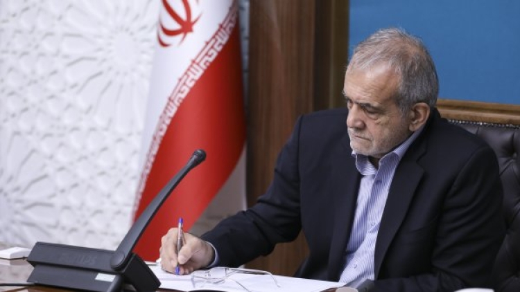 پیام تسلیت دکتر پزشکیان در پی درگذشت دکتر عکاشه