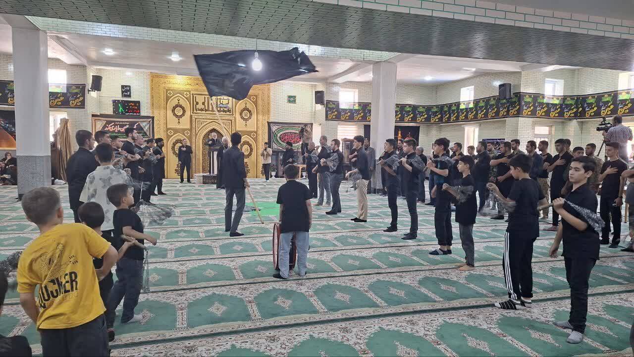 سوگواری و عزاداری عاشقان و شیفتگان امام حسین (ع) درمهاباد