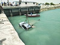 سقوط یک خودرو به دریا در بندر پل بندرخمیر