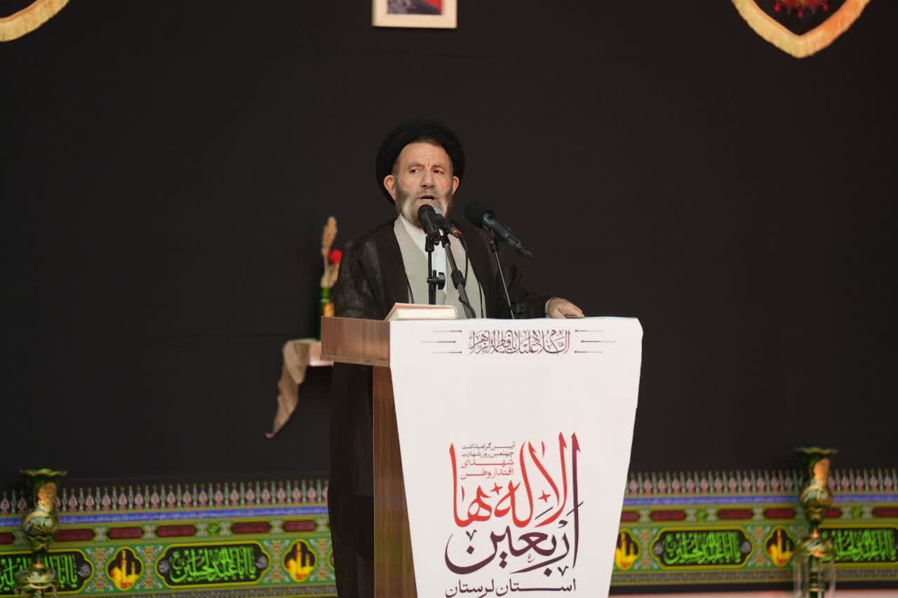 شهیدان نمایندگان غیرت و صلابت ملت ایران هستند