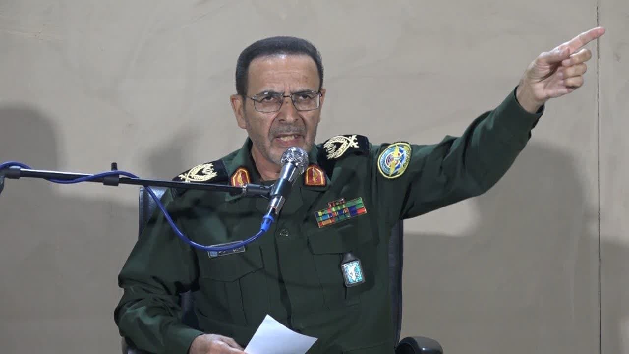 شهدا پای آرمان انقلاب ایستادند و در راه ولایت جان خود را فدا کردند