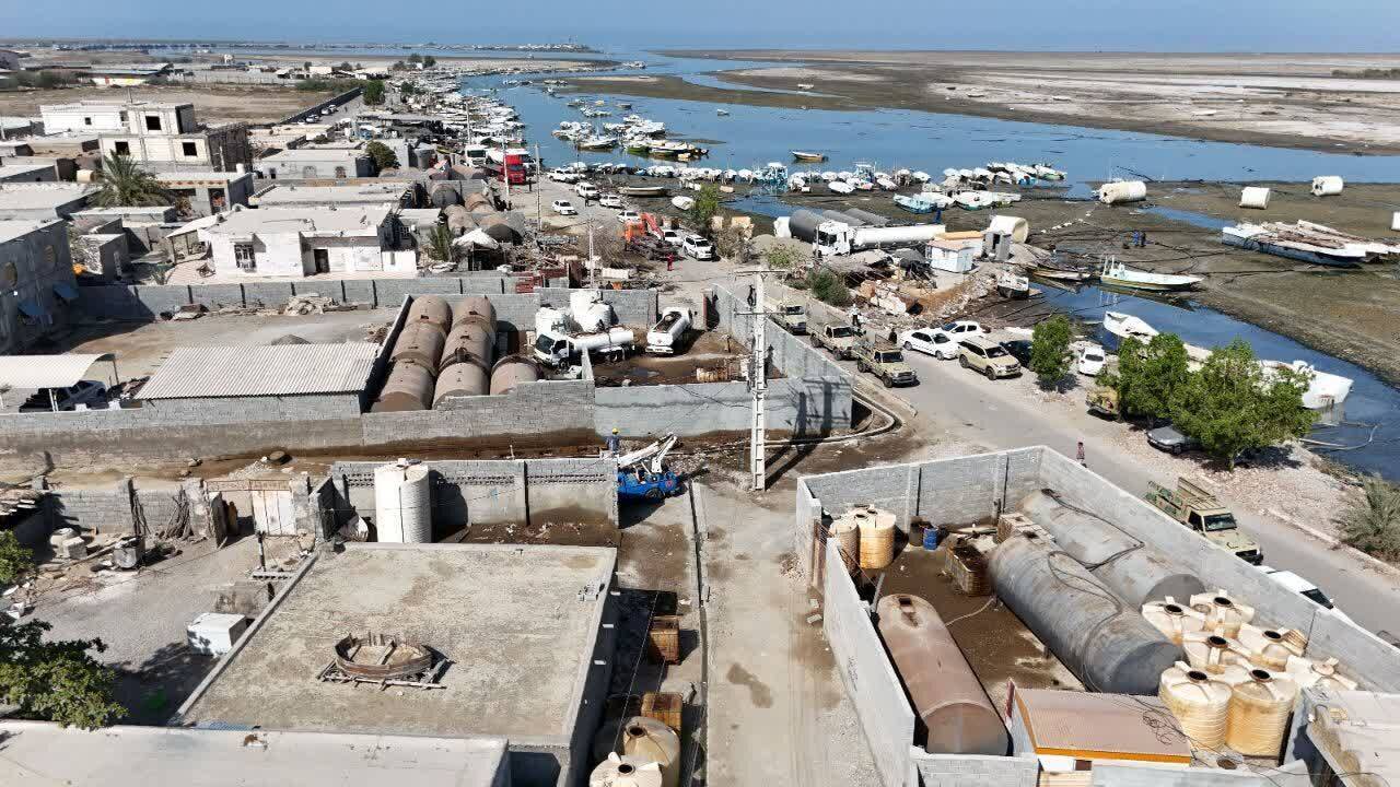 صدور کیفرخواست برای ۲۰ متهم قاچاق سوخت در بندر کلاهی صدور کیفرخواست برای ۲۰ متهم قاچاق سوخت در بندر کلاهی