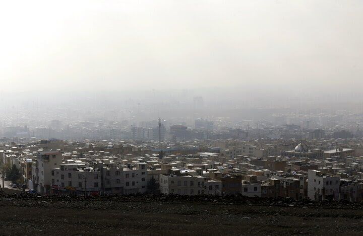 کیفیت هوای زنجان در وضعیت ناسالم برای تمام گروه‌های سنی