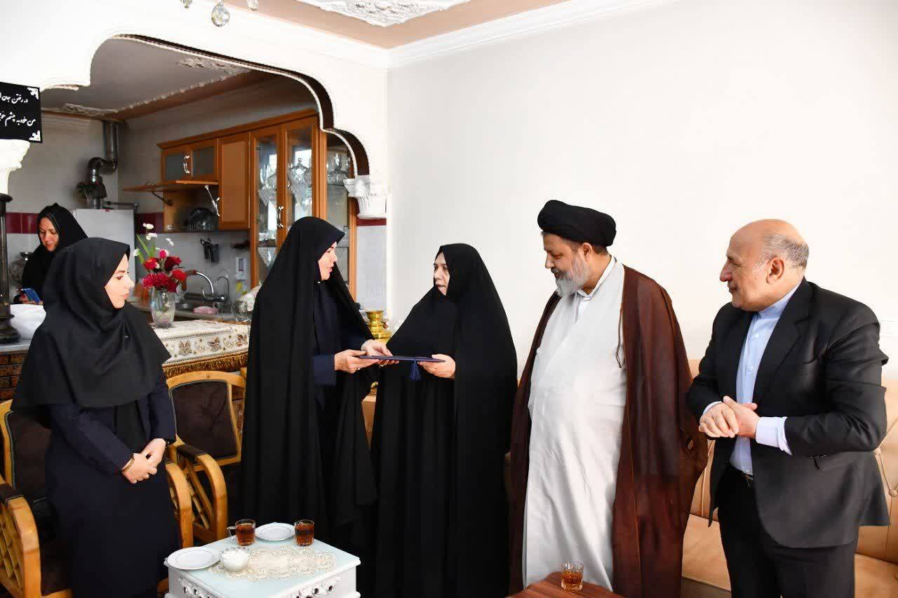 تجلیل از مقام والای خانواده شهید محمد آذربان در ماکو