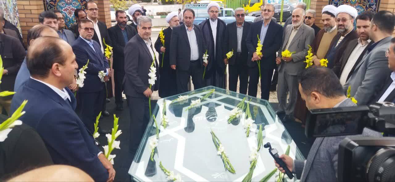 ادای احترام مشاوران وزیران در امور ایثار گران به مقام شامخ شهدای ارومیه