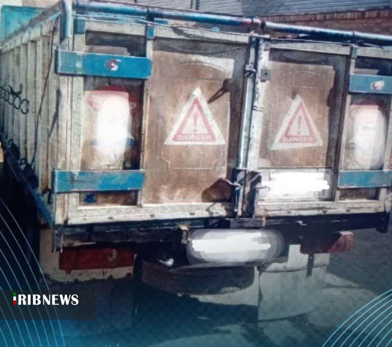 کامیون حامل سوخت قاچاق در خراسان شمالی متوقف شد کامیون حامل سوخت قاچاق در خراسان شمالی متوقف شد