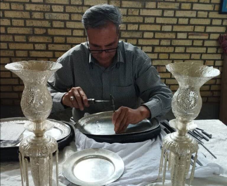 ظرفیت تولید صنایع دستی استان نیازمند راه‌اندازی پیشران‌های فروش و صادرات است