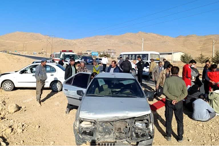 ۵ مصدوم در تصادف جاده اقلید_ یاسوج ۵ مصدوم در تصادف جاده اقلید_ یاسوج