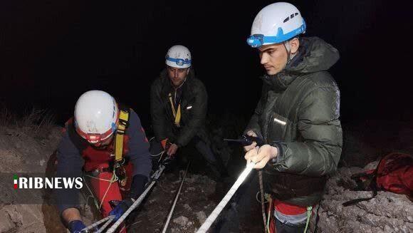 سقوط مرد ۳۰ در ارتفاعات شیرکوه شیروان سقوط مرد ۳۰ در ارتفاعات شیرکوه شیروان