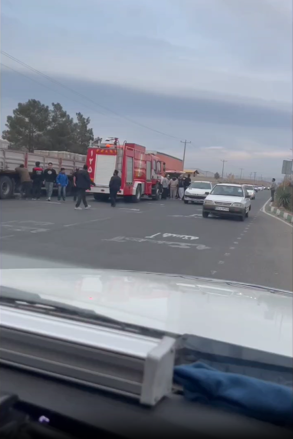 جداسازی تریلی در سبزوار با یک جانباخته و یک مصدوم جداسازی تریلی در سبزوار با یک جانباخته و یک مصدوم