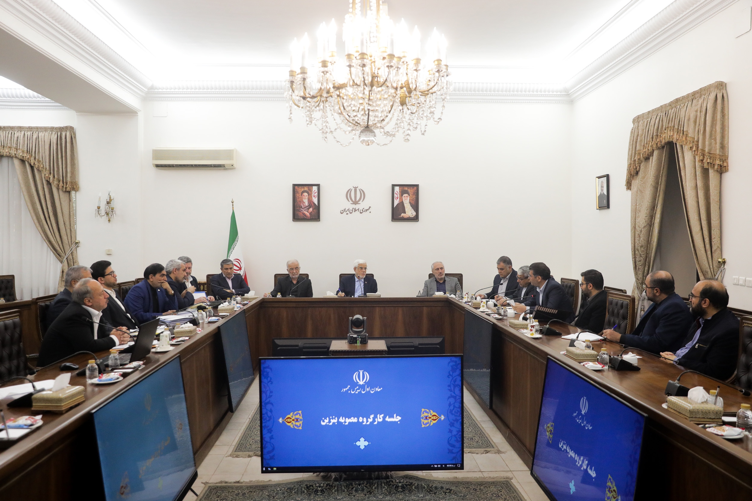 ** آمادگی دولت برای اصلاح مصوبه بنزین به نفع مردم ** آمادگی دولت برای اصلاح مصوبه بنزین به نفع مردم