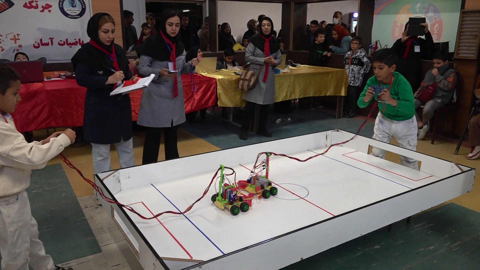 رقابت علمی دانش آموزان رشته رباتیک در همدان رقابت علمی دانش آموزان رشته رباتیک در همدان
