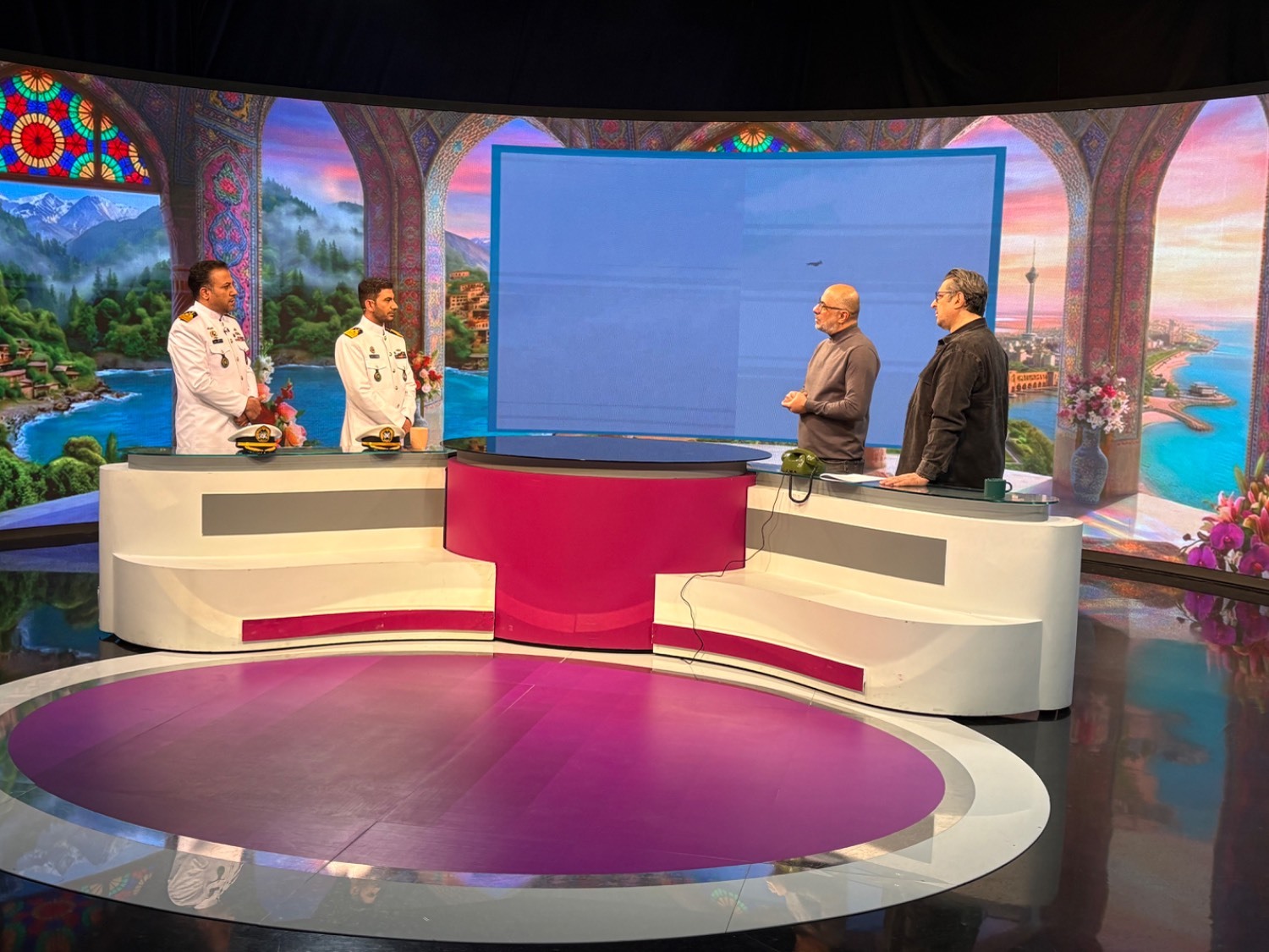 نگاهی به برخی برنامه های امروز تلویزیون نگاهی به برخی برنامه های امروز تلویزیون